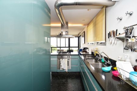 Apartamento à venda com 120m², 2 quartos e 2 vagas Apartamento à venda com 120m², 2 quartos e 2 vagascozinha