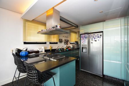 Apartamento à venda com 120m², 2 quartos e 2 vagas Apartamento à venda com 120m², 2 quartos e 2 vagascozinha