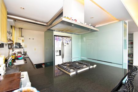 cozinha de apartamento à venda com 2 quartos, 120m² em Vila Madalena, São Paulo