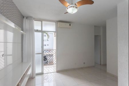 Sala de apartamento à venda com 2 quartos, 67m² em Jardim das Bandeiras, Campinas
