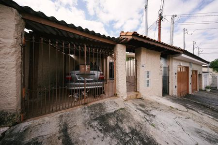 Casa para alugar com 43m², 1 quarto e 1 vaga Casa para alugar com 43m², 1 quarto e 1 vagaFachada