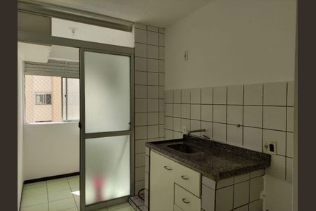 Apartamento à venda com 3 quartos, 57m² em Conjunto Promorar Raposo Tavares, São Paulo