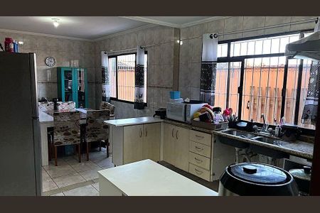 Casa à venda com 3 quartos, 180m² em Parque Ipe, São Paulo