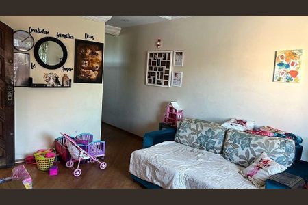 Casa à venda com 3 quartos, 180m² em Parque Ipe, São Paulo