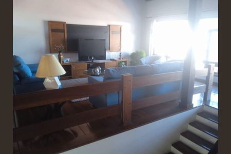 Casa à venda com 290m², 4 quartos e sem vaga