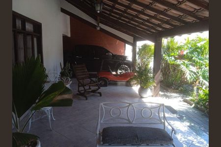 Casa à venda com 290m², 4 quartos e sem vaga