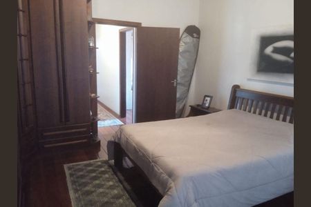 Casa à venda com 290m², 4 quartos e sem vaga