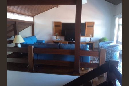 Casa à venda com 290m², 4 quartos e sem vaga