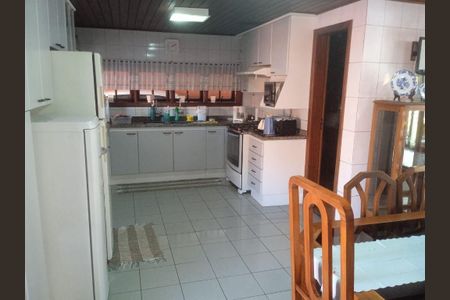 Casa à venda com 290m², 4 quartos e sem vaga