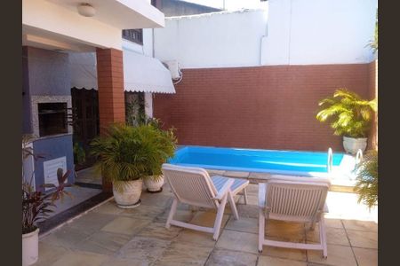 Casa à venda com 290m², 4 quartos e sem vaga