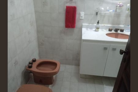 Casa à venda com 290m², 4 quartos e sem vaga