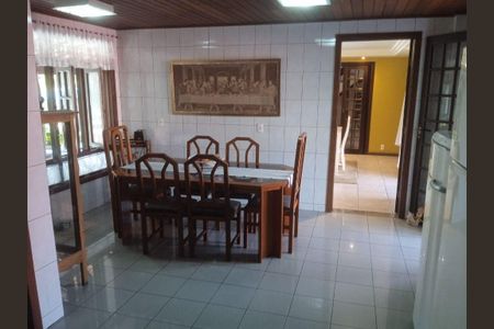 Casa à venda com 290m², 4 quartos e sem vaga
