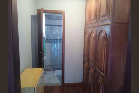 Casa à venda com 290m², 4 quartos e sem vaga