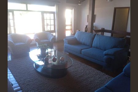 Casa à venda com 290m², 4 quartos e sem vaga