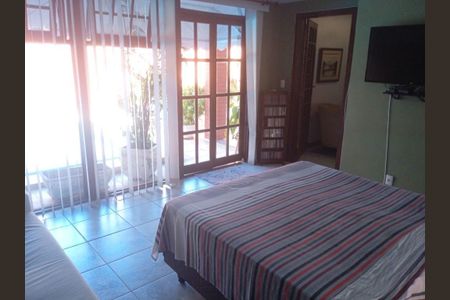 Casa à venda com 290m², 4 quartos e sem vaga
