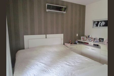 Casa à venda com 3 quartos, 215m² em Vila Progresso, Niterói