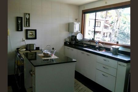 Casa à venda com 215m², 3 quartos e 2 vagas
