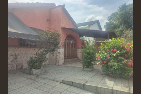 Casa de condomínio para alugar com 250m², 2 quartos e 2 vagas