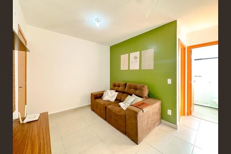 Sala de TV de apartamento para alugar com 2 quartos, 56m² em Serraria, São José