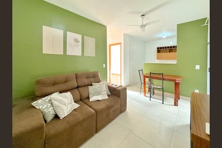 Sala de TV de apartamento para alugar com 2 quartos, 56m² em Serraria, São José