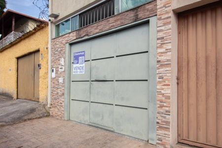 Casa à venda com 140m², 2 quartos e 1 vaga Casa à venda com 140m², 2 quartos e 1 vagaPlaquinha Instalada