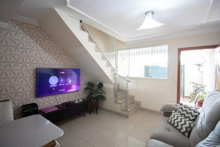 Casa à venda com 140m², 2 quartos e 1 vaga Casa à venda com 140m², 2 quartos e 1 vagaSala
