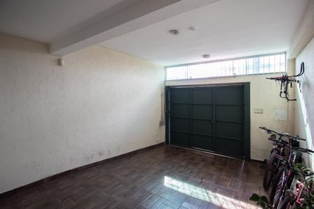 Casa à venda com 140m², 2 quartos e 1 vaga Casa à venda com 140m², 2 quartos e 1 vagaGaragem