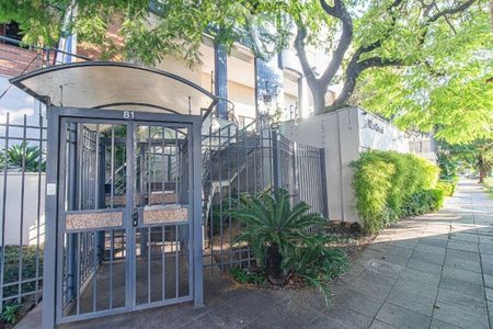 Apartamento para alugar com 105m², 3 quartos e sem vaga
