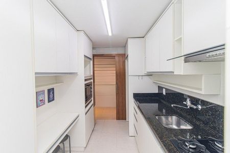 Cozinha de apartamento para alugar com 3 quartos, 105m² em Independência, Porto Alegre