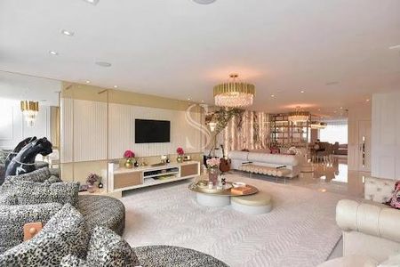 Apartamento à venda com 252m², 3 quartos e 4 vagas