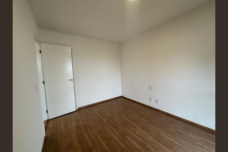 Apartamento à venda com 77m², 3 quartos e 2 vagas Apartamento à venda com 77m², 3 quartos e 2 vagasSuíte