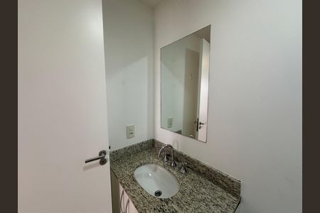 Apartamento à venda com 77m², 3 quartos e 2 vagas Apartamento à venda com 77m², 3 quartos e 2 vagasBanheiro da Suíte