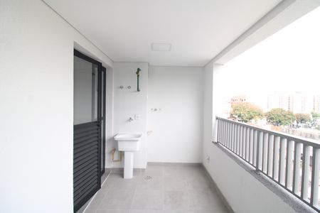 Apartamento à venda com 57m², 2 quartos e 1 vagaSala / Cozinha - Varanda