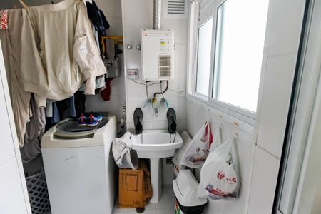 Apartamento à venda com 107m², 3 quartos e 2 vagas Apartamento à venda com 107m², 3 quartos e 2 vagasÁrea de Serviço