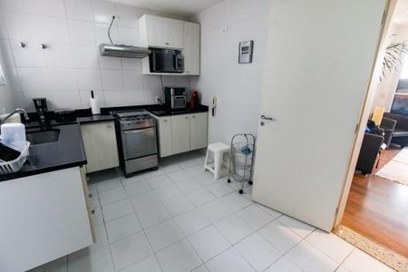 Apartamento à venda com 107m², 3 quartos e 2 vagas Apartamento à venda com 107m², 3 quartos e 2 vagasCozinha - Armários