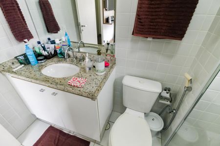 Apartamento à venda com 107m², 3 quartos e 2 vagas Apartamento à venda com 107m², 3 quartos e 2 vagasBanheiro da Suíte