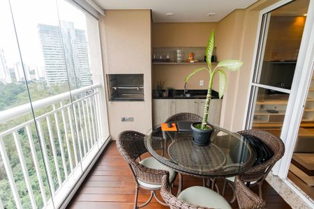 Apartamento à venda com 107m², 3 quartos e 2 vagas Apartamento à venda com 107m², 3 quartos e 2 vagasVaranda gourmet