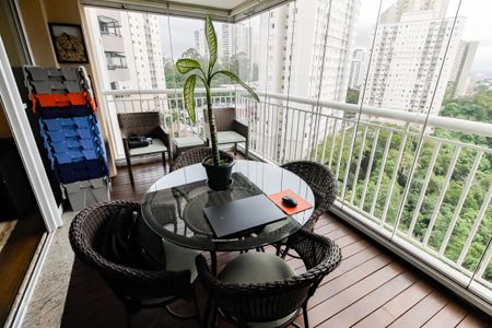Apartamento à venda com 107m², 3 quartos e 2 vagas Apartamento à venda com 107m², 3 quartos e 2 vagasVaranda gourmet