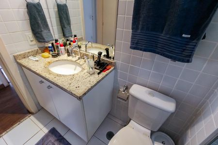 Apartamento à venda com 107m², 3 quartos e 2 vagas Apartamento à venda com 107m², 3 quartos e 2 vagasBanheiro Corredor