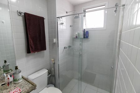 Apartamento à venda com 107m², 3 quartos e 2 vagas Apartamento à venda com 107m², 3 quartos e 2 vagasBanheiro da Suíte