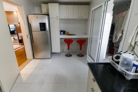 Apartamento à venda com 107m², 3 quartos e 2 vagas Apartamento à venda com 107m², 3 quartos e 2 vagasCozinha - Armários