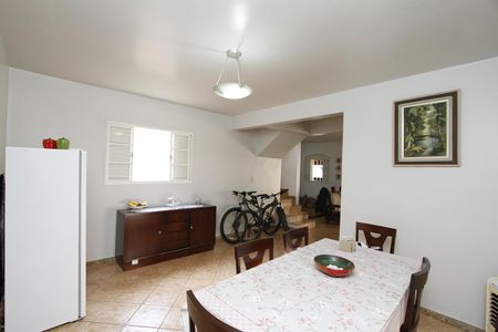 Sala de casa à venda com 4 quartos, 360m² em Álvaro Camargos, Belo Horizonte