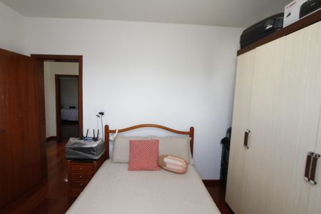 Casa à venda com 360m², 4 quartos e 3 vagasQuarto 2