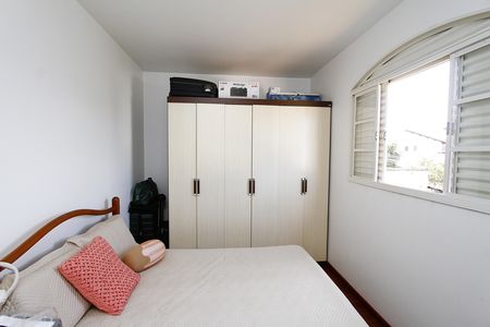 Casa à venda com 360m², 4 quartos e 3 vagasQuarto 2