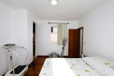 Casa à venda com 360m², 4 quartos e 3 vagasQuarto 3 - Suíte