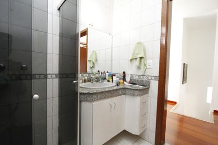 Casa à venda com 360m², 4 quartos e 3 vagasBanheiro Social