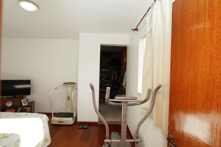 Casa à venda com 360m², 4 quartos e 3 vagasQuarto 3 - Suíte