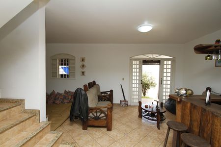 Casa à venda com 360m², 4 quartos e 3 vagasSala