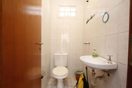 Casa à venda com 360m², 4 quartos e 3 vagasBanheiro de serviço