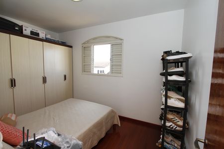 Casa à venda com 360m², 4 quartos e 3 vagasQuarto 2
